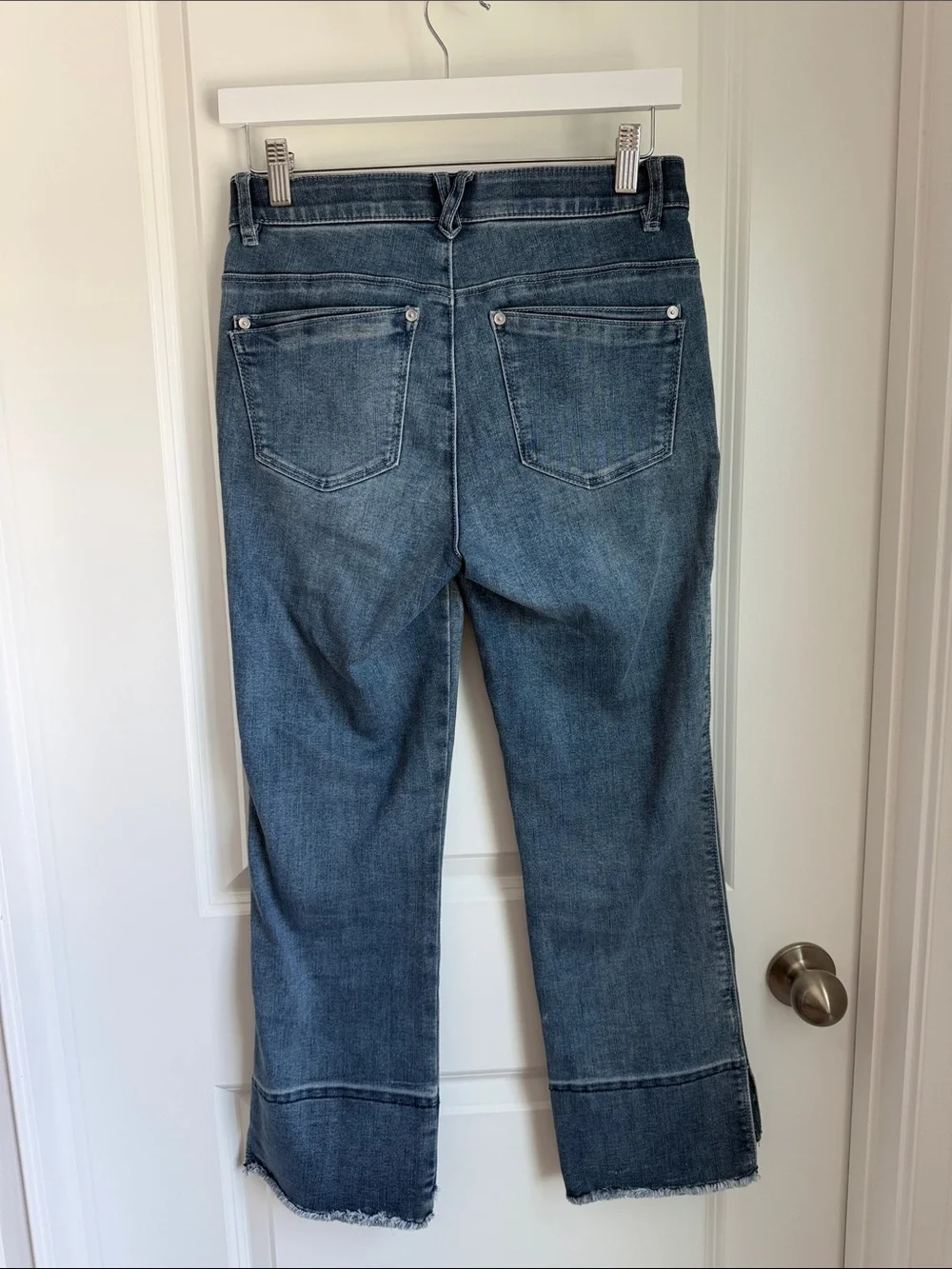 MAC & ME Straight-Leg Distressed Cuff Cropped Jeans
